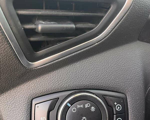 Серый Форд Эскейп, объемом двигателя 2 л и пробегом 171 тыс. км за 9999 $, фото 15 на Automoto.ua