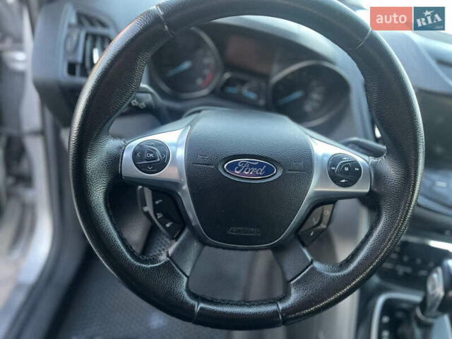 Серый Форд Эскейп, объемом двигателя 1.6 л и пробегом 140 тыс. км за 11000 $, фото 4 на Automoto.ua