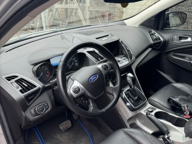 Серый Форд Эскейп, объемом двигателя 1.6 л и пробегом 2 тыс. км за 11000 $, фото 4 на Automoto.ua