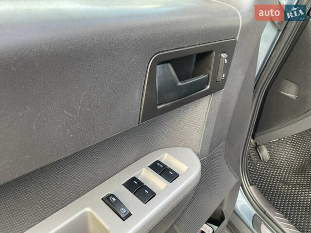 Серый Форд Эскейп, объемом двигателя 3 л и пробегом 150 тыс. км за 11800 $, фото 27 на Automoto.ua