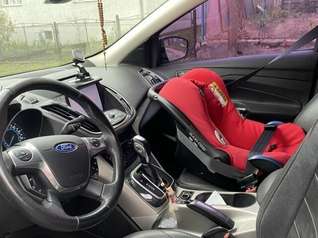 Серый Форд Эскейп, объемом двигателя 0 л и пробегом 240 тыс. км за 11000 $, фото 6 на Automoto.ua