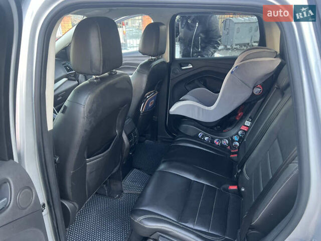 Серый Форд Эскейп, объемом двигателя 1.6 л и пробегом 140 тыс. км за 11000 $, фото 9 на Automoto.ua