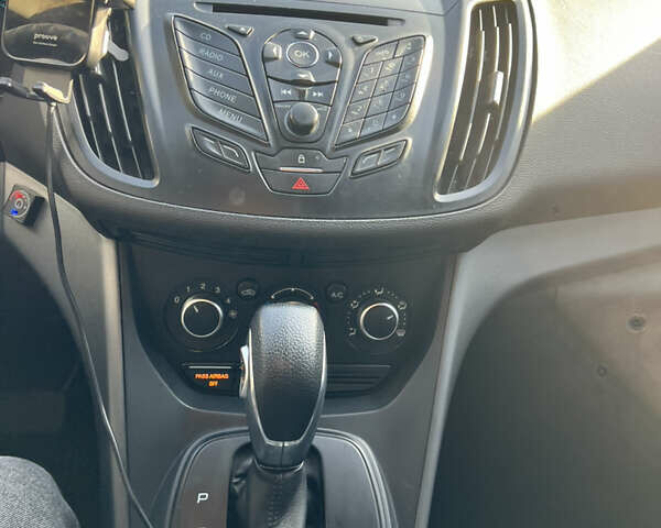 Форд Эскейп 2012 в Киеве на Automoto.ua Серый Форд Эскейп, объемом двигателя 2.5 л и пробегом 295 тыс. км за 9000 $, фото 20 на Automoto.ua