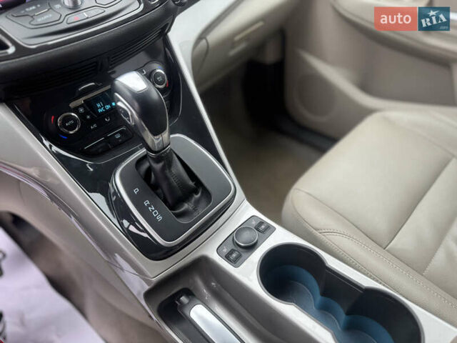 Серый Форд Эскейп, объемом двигателя 2 л и пробегом 145 тыс. км за 9500 $, фото 11 на Automoto.ua