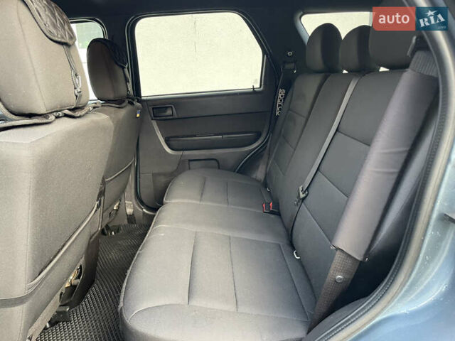 Серый Форд Эскейп, объемом двигателя 3 л и пробегом 150 тыс. км за 11800 $, фото 45 на Automoto.ua