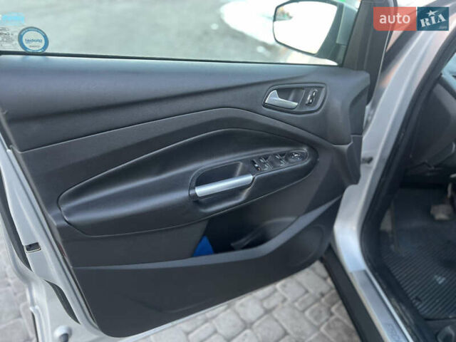 Серый Форд Эскейп, объемом двигателя 1.6 л и пробегом 140 тыс. км за 11000 $, фото 3 на Automoto.ua