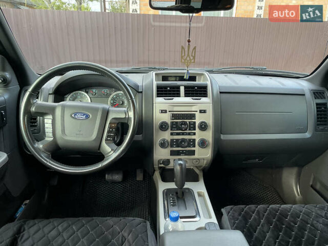 Серый Форд Эскейп, объемом двигателя 3 л и пробегом 150 тыс. км за 11800 $, фото 37 на Automoto.ua