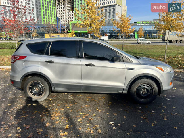 Форд Эскейп 2012 в Киеве на Automoto.ua Серый Форд Эскейп, объемом двигателя 2.5 л и пробегом 295 тыс. км за 9000 $, фото 3 на Automoto.ua
