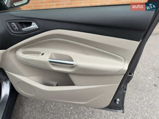 Серый Форд Эскейп, объемом двигателя 2 л и пробегом 145 тыс. км за 9500 $, фото 14 на Automoto.ua