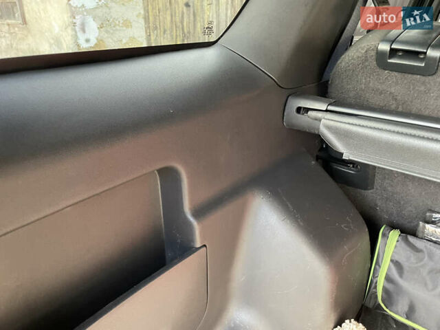 Серый Форд Эскейп, объемом двигателя 3 л и пробегом 150 тыс. км за 11800 $, фото 51 на Automoto.ua