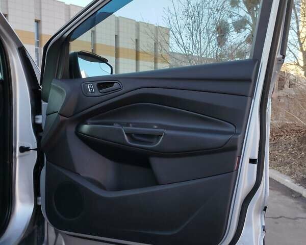 Серый Форд Эскейп, объемом двигателя 2.5 л и пробегом 150 тыс. км за 11500 $, фото 20 на Automoto.ua