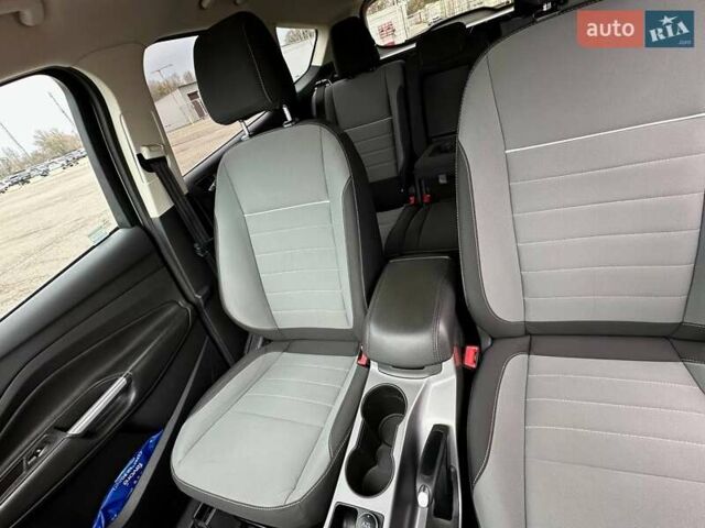Сірий Форд Ескейп, об'ємом двигуна 2 л та пробігом 192 тис. км за 13500 $, фото 27 на Automoto.ua