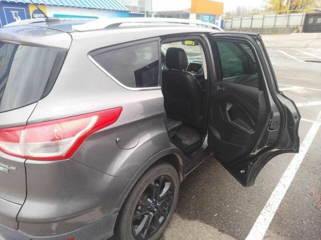 Серый Форд Эскейп, объемом двигателя 2 л и пробегом 118 тыс. км за 13300 $, фото 5 на Automoto.ua