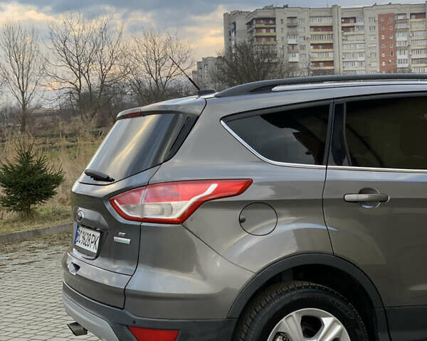 Серый Форд Эскейп, объемом двигателя 1.6 л и пробегом 245 тыс. км за 9200 $, фото 9 на Automoto.ua