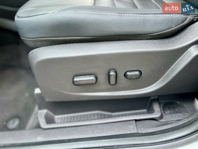 Серый Форд Эскейп, объемом двигателя 2 л и пробегом 149 тыс. км за 10699 $, фото 59 на Automoto.ua