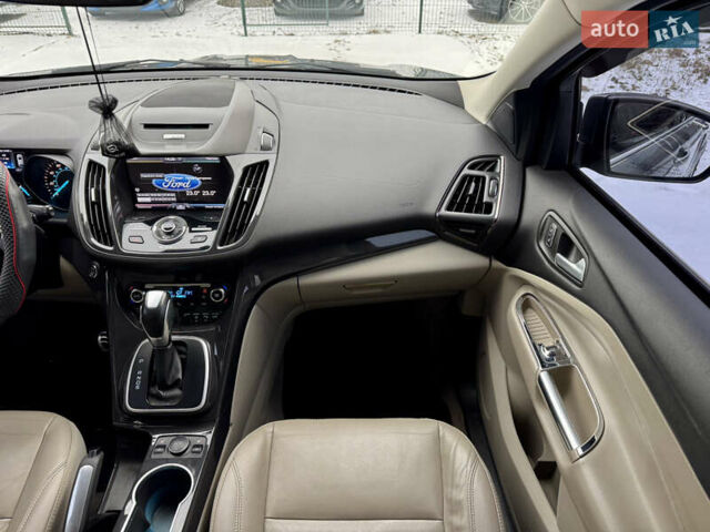 Сірий Форд Ескейп, об'ємом двигуна 2 л та пробігом 182 тис. км за 11999 $, фото 16 на Automoto.ua