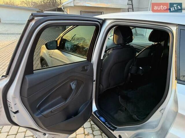 Сірий Форд Ескейп, об'ємом двигуна 2.5 л та пробігом 259 тис. км за 9400 $, фото 8 на Automoto.ua