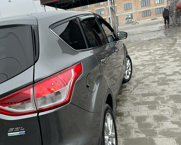 Сірий Форд Ескейп, об'ємом двигуна 2 л та пробігом 181 тис. км за 12500 $, фото 5 на Automoto.ua