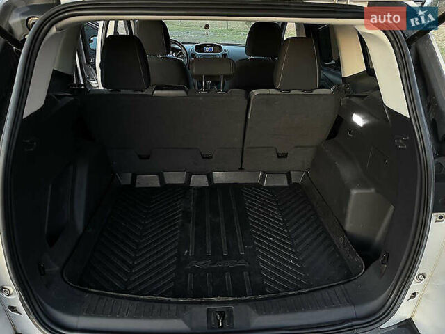 Сірий Форд Ескейп, об'ємом двигуна 1.6 л та пробігом 140 тис. км за 10000 $, фото 13 на Automoto.ua