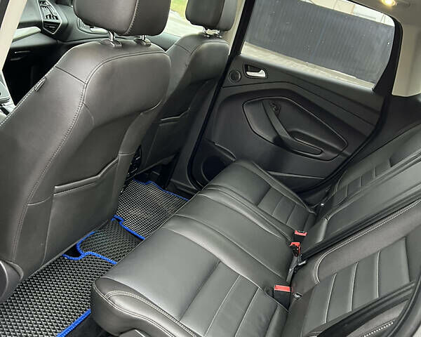 Сірий Форд Ескейп, об'ємом двигуна 2 л та пробігом 181 тис. км за 12500 $, фото 8 на Automoto.ua