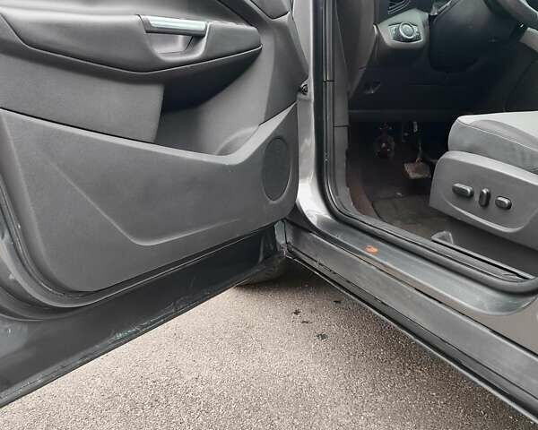 Серый Форд Эскейп, объемом двигателя 1.6 л и пробегом 140 тыс. км за 10200 $, фото 12 на Automoto.ua