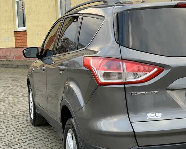 Серый Форд Эскейп, объемом двигателя 1.6 л и пробегом 245 тыс. км за 9200 $, фото 7 на Automoto.ua