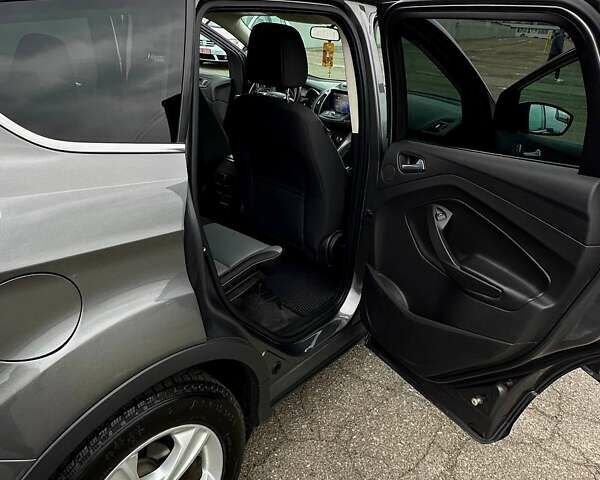 Сірий Форд Ескейп, об'ємом двигуна 2 л та пробігом 192 тис. км за 13500 $, фото 15 на Automoto.ua