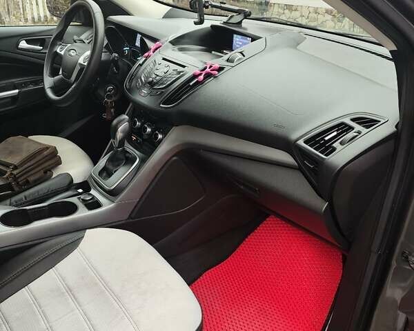 Серый Форд Эскейп, объемом двигателя 1.6 л и пробегом 177 тыс. км за 9000 $, фото 12 на Automoto.ua