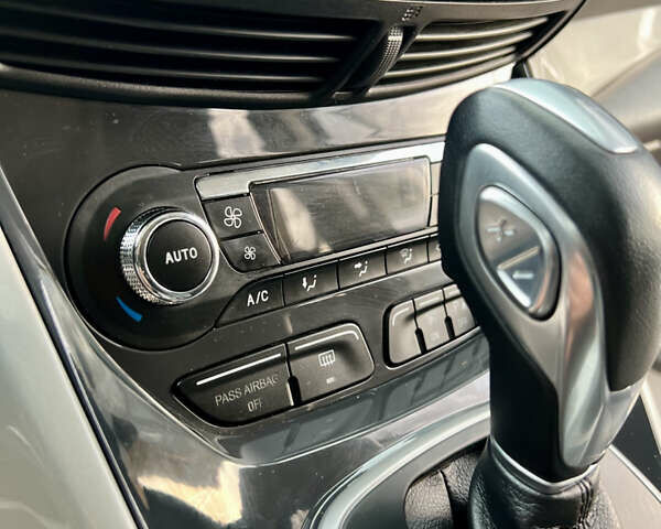 Серый Форд Эскейп, объемом двигателя 2 л и пробегом 149 тыс. км за 10699 $, фото 62 на Automoto.ua