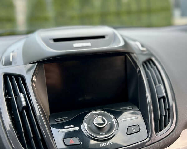 Серый Форд Эскейп, объемом двигателя 2 л и пробегом 149 тыс. км за 10699 $, фото 85 на Automoto.ua