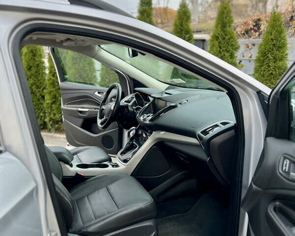 Серый Форд Эскейп, объемом двигателя 2 л и пробегом 149 тыс. км за 10699 $, фото 67 на Automoto.ua