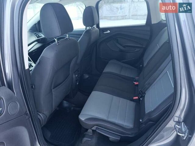 Серый Форд Эскейп, объемом двигателя 1.6 л и пробегом 180 тыс. км за 8900 $, фото 9 на Automoto.ua