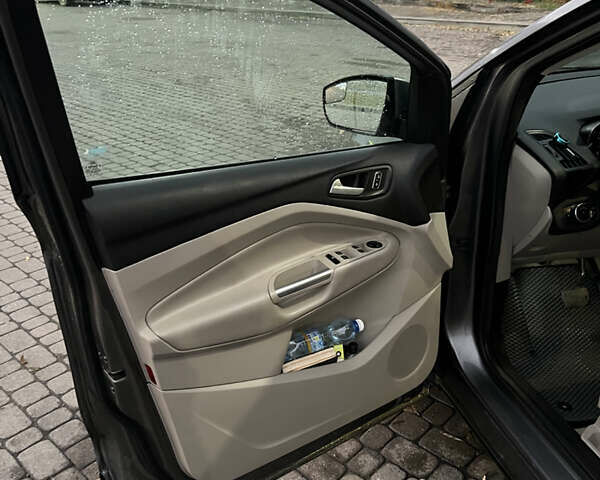 Сірий Форд Ескейп, об'ємом двигуна 1.6 л та пробігом 206 тис. км за 10300 $, фото 13 на Automoto.ua