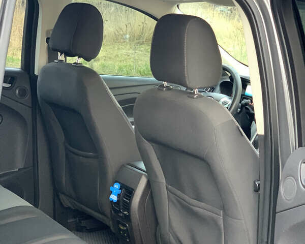 Серый Форд Эскейп, объемом двигателя 1.6 л и пробегом 245 тыс. км за 9200 $, фото 15 на Automoto.ua