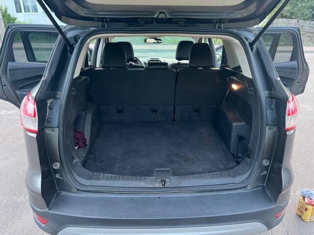 Серый Форд Эскейп, объемом двигателя 2 л и пробегом 248 тыс. км за 9300 $, фото 7 на Automoto.ua