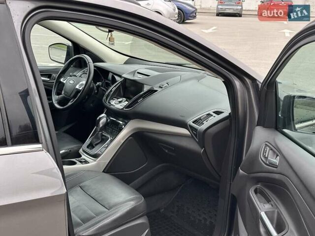 Серый Форд Эскейп, объемом двигателя 1.6 л и пробегом 170 тыс. км за 10000 $, фото 5 на Automoto.ua