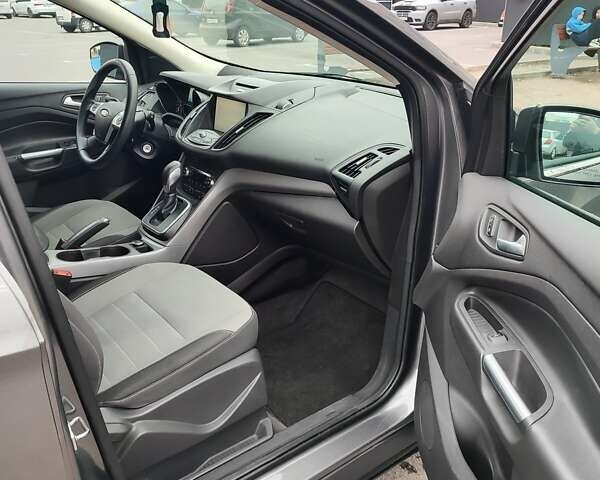 Серый Форд Эскейп, объемом двигателя 1.6 л и пробегом 140 тыс. км за 10200 $, фото 11 на Automoto.ua