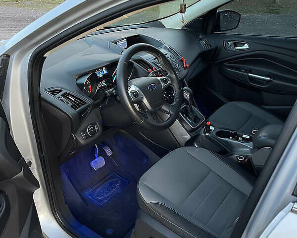 Сірий Форд Ескейп, об'ємом двигуна 1.6 л та пробігом 140 тис. км за 10000 $, фото 12 на Automoto.ua