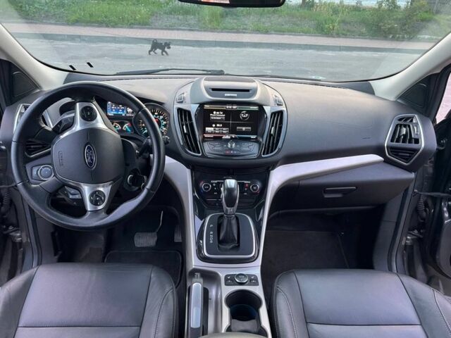 Серый Форд Эскейп, объемом двигателя 2 л и пробегом 248 тыс. км за 9300 $, фото 4 на Automoto.ua