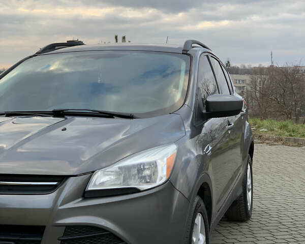 Серый Форд Эскейп, объемом двигателя 1.6 л и пробегом 245 тыс. км за 9200 $, фото 2 на Automoto.ua