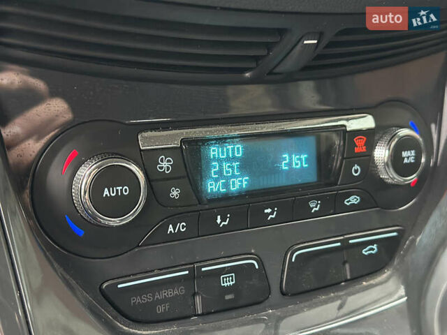 Серый Форд Эскейп, объемом двигателя 2 л и пробегом 167 тыс. км за 10800 $, фото 27 на Automoto.ua