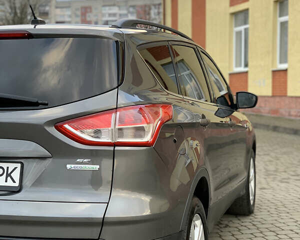 Серый Форд Эскейп, объемом двигателя 1.6 л и пробегом 245 тыс. км за 9200 $, фото 8 на Automoto.ua