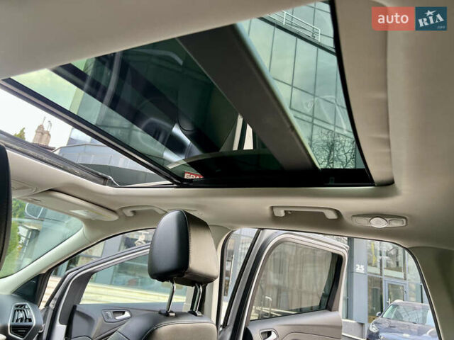 Серый Форд Эскейп, объемом двигателя 2 л и пробегом 149 тыс. км за 10699 $, фото 76 на Automoto.ua