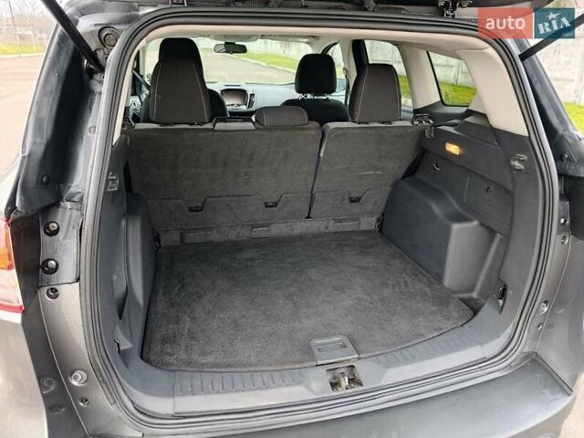 Сірий Форд Ескейп, об'ємом двигуна 1.6 л та пробігом 180 тис. км за 9500 $, фото 7 на Automoto.ua