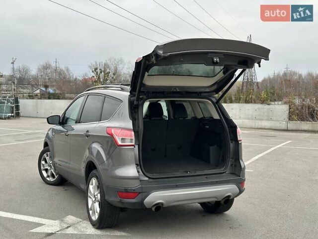 Серый Форд Эскейп, объемом двигателя 1.6 л и пробегом 170 тыс. км за 10000 $, фото 3 на Automoto.ua
