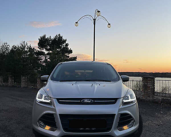 Сірий Форд Ескейп, об'ємом двигуна 1.6 л та пробігом 140 тис. км за 10000 $, фото 6 на Automoto.ua