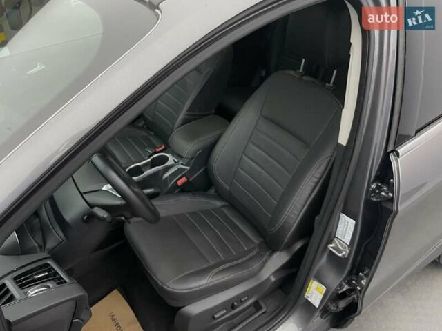 Сірий Форд Ескейп, об'ємом двигуна 1.6 л та пробігом 141 тис. км за 10308 $, фото 23 на Automoto.ua