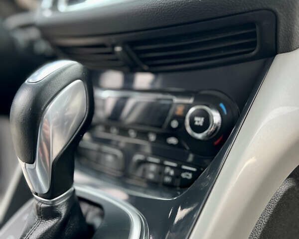 Серый Форд Эскейп, объемом двигателя 2 л и пробегом 149 тыс. км за 10699 $, фото 64 на Automoto.ua