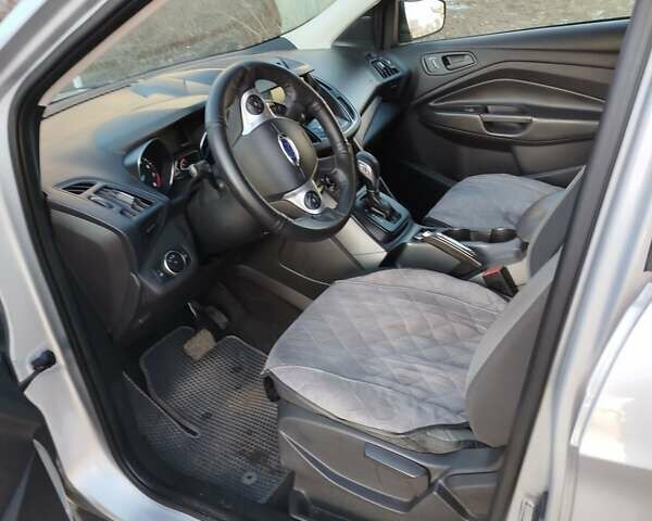 Серый Форд Эскейп, объемом двигателя 2.5 л и пробегом 150 тыс. км за 11500 $, фото 21 на Automoto.ua