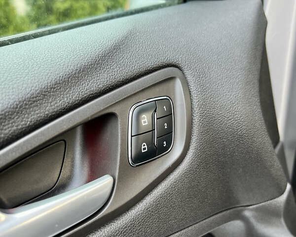 Серый Форд Эскейп, объемом двигателя 2 л и пробегом 149 тыс. км за 10699 $, фото 60 на Automoto.ua